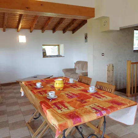 Lumineux Avec Terrain Privatif Et Terrasse - Ideal Pour Activites De Plein Air ! - Fr-1-496-145 Holiday home Chuyer